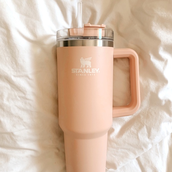 New in Box Stanley Quencher in Nectar. - Picture 2 of 4